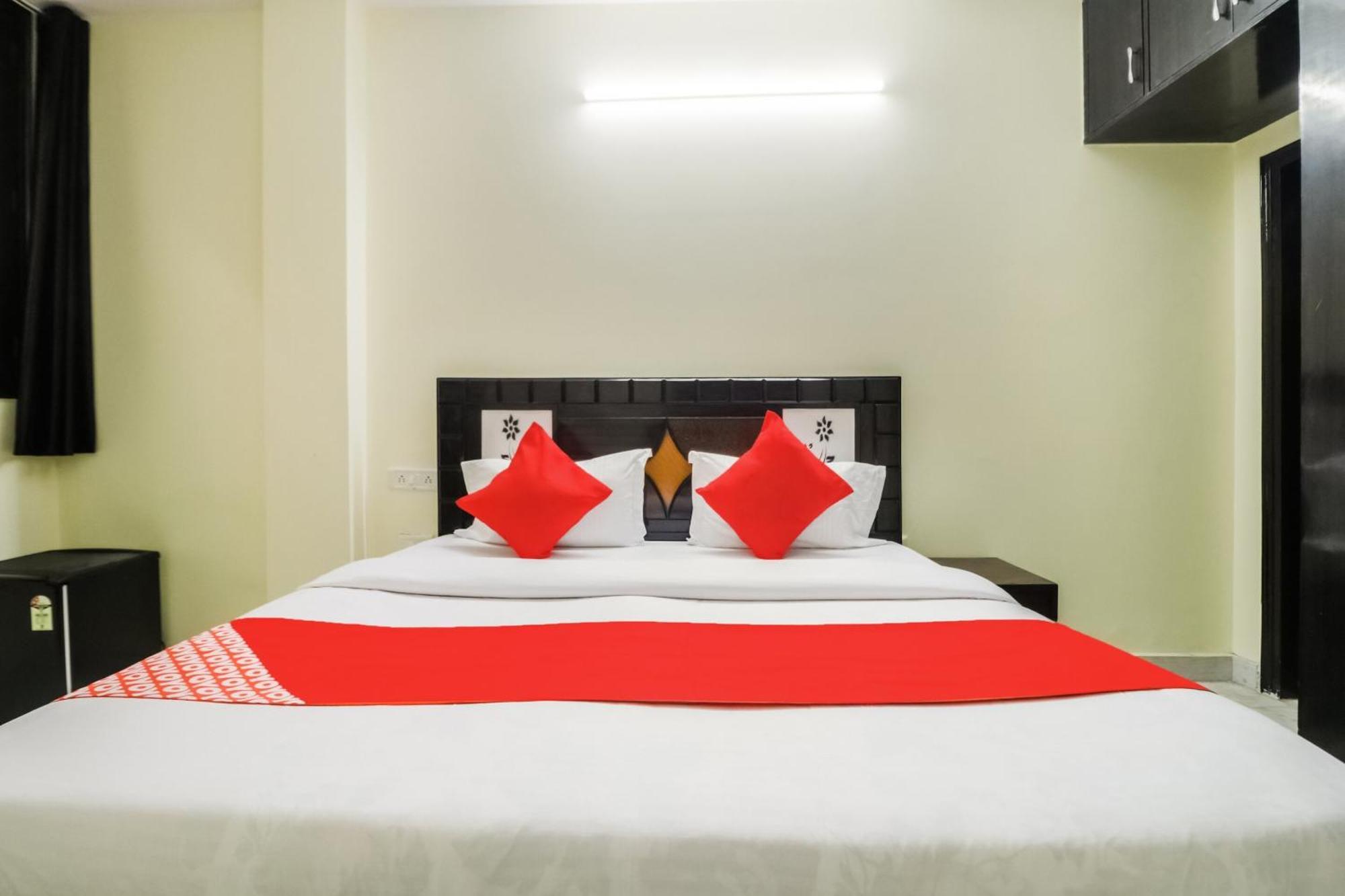 Golden Bridge Hotel Ню Делхи Екстериор снимка