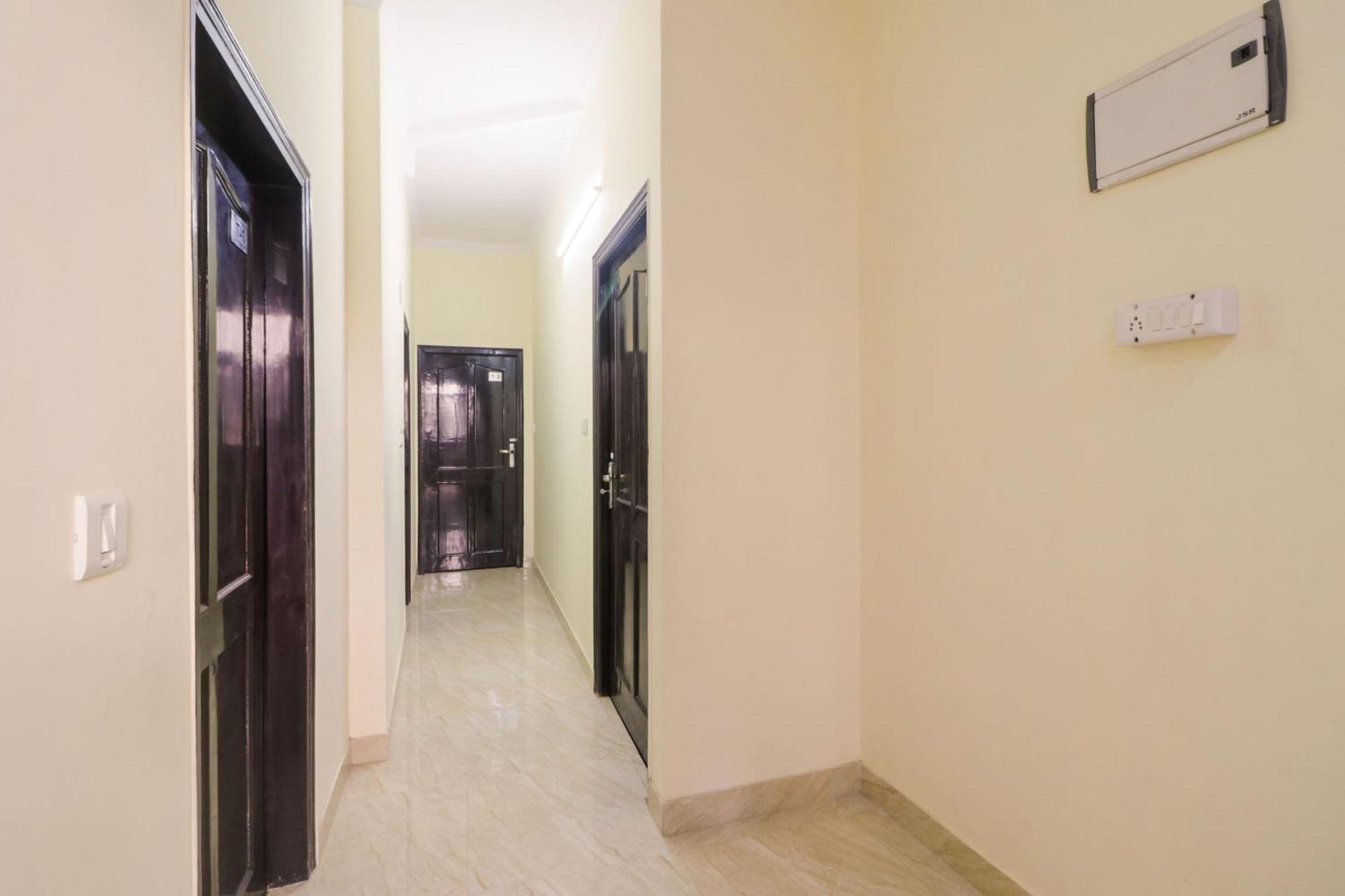 Golden Bridge Hotel Ню Делхи Екстериор снимка