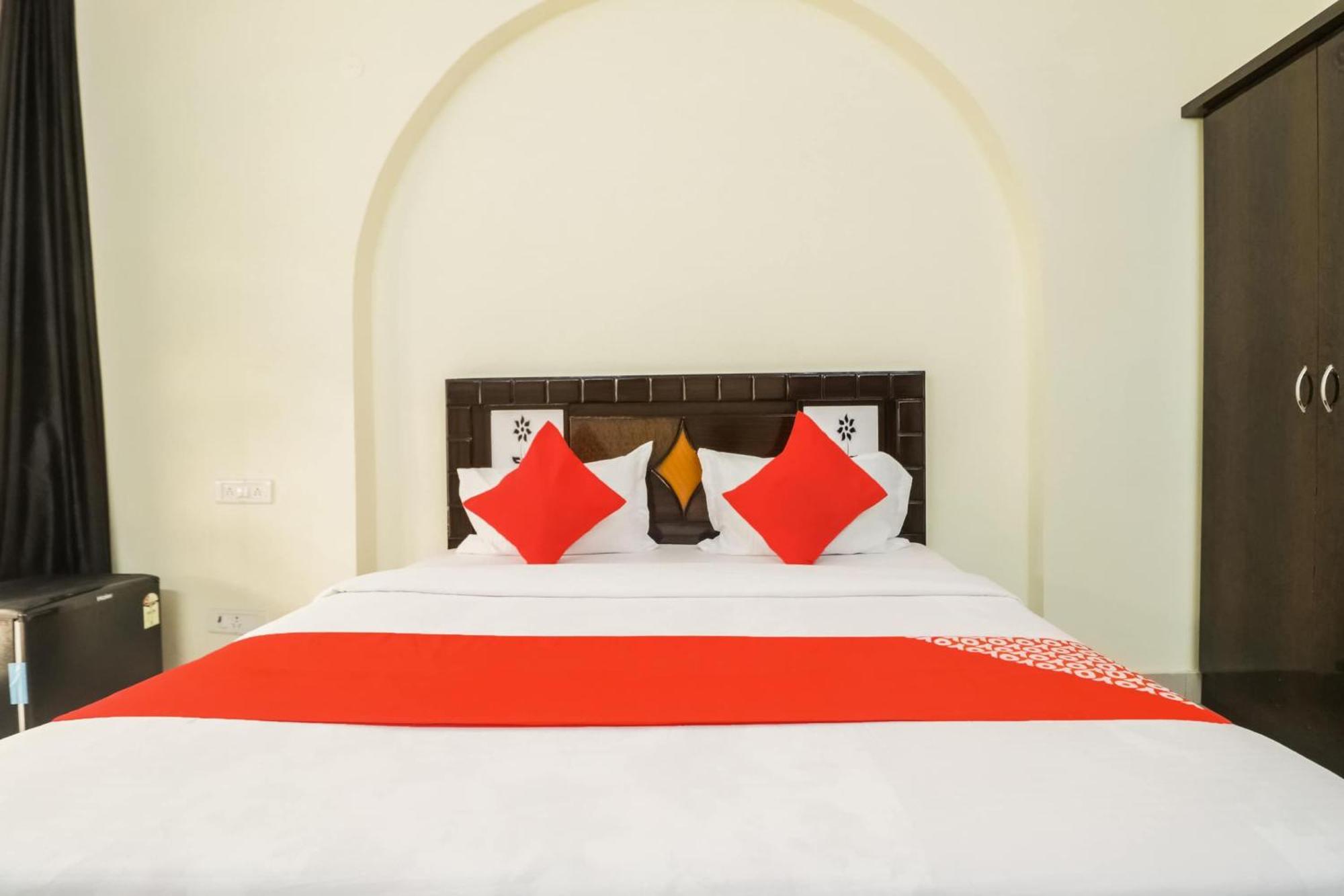 Golden Bridge Hotel Ню Делхи Екстериор снимка