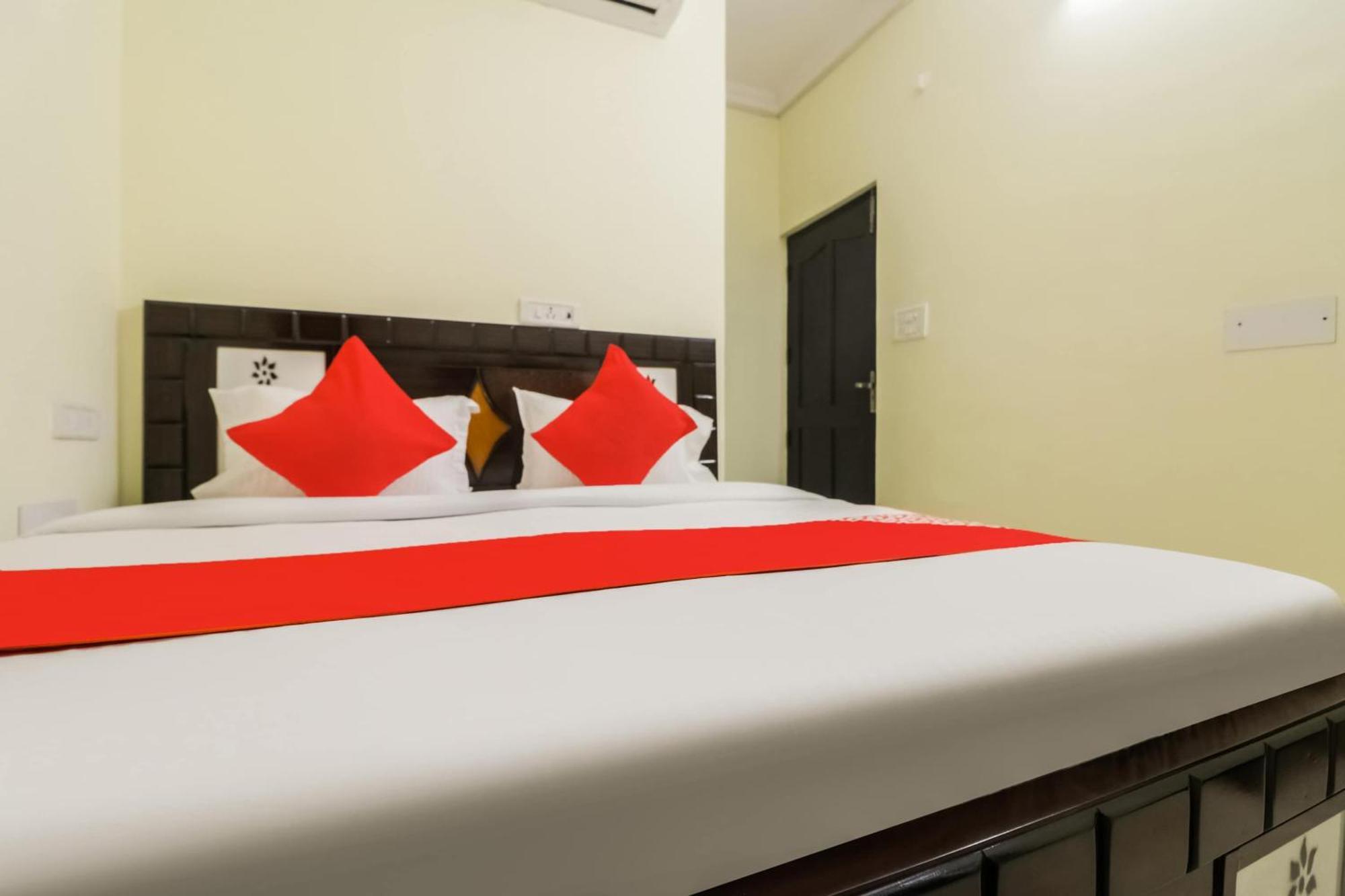 Golden Bridge Hotel Ню Делхи Екстериор снимка